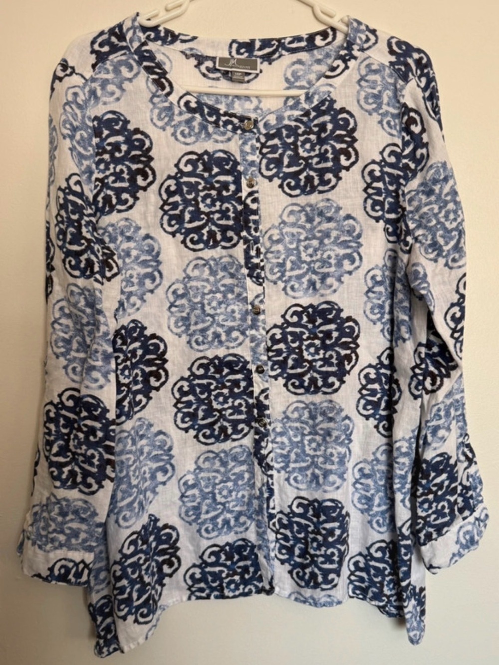 JM Collection White Button-Front with Blue Medallion Print*MISSING ONE BUTTON*